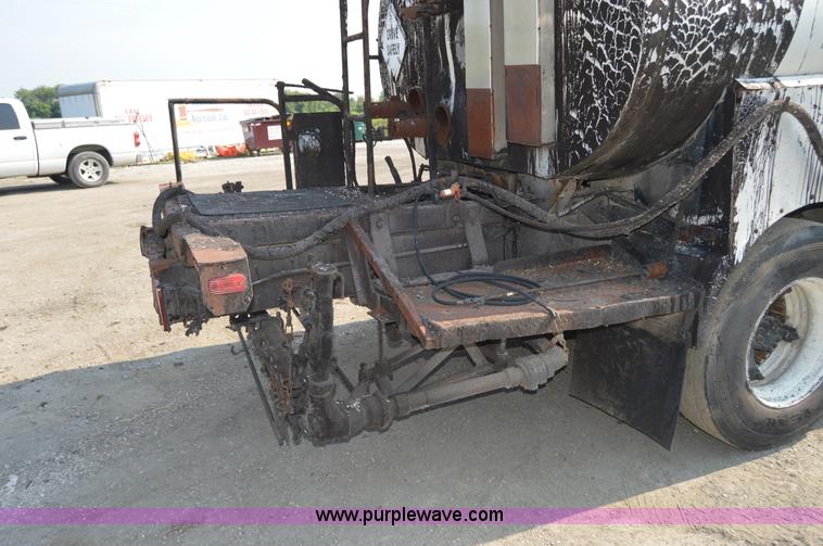 image for item H2819 1979 Ford 800 oil distributor