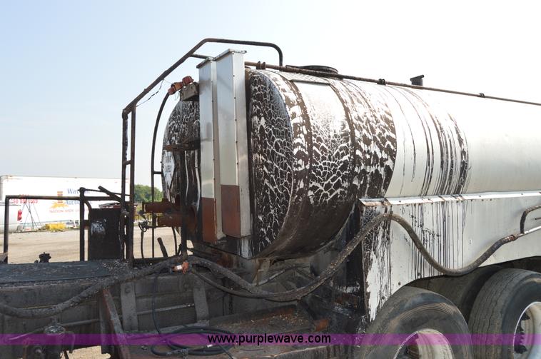 image for item H2819 1979 Ford 800 oil distributor