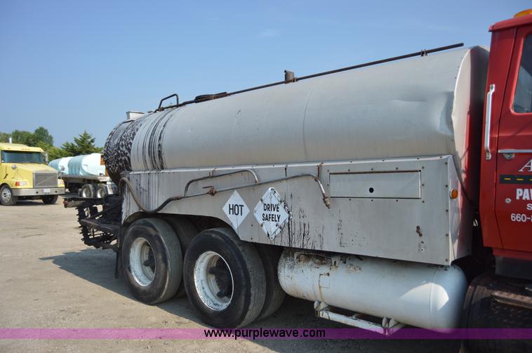 image for item H2819 1979 Ford 800 oil distributor