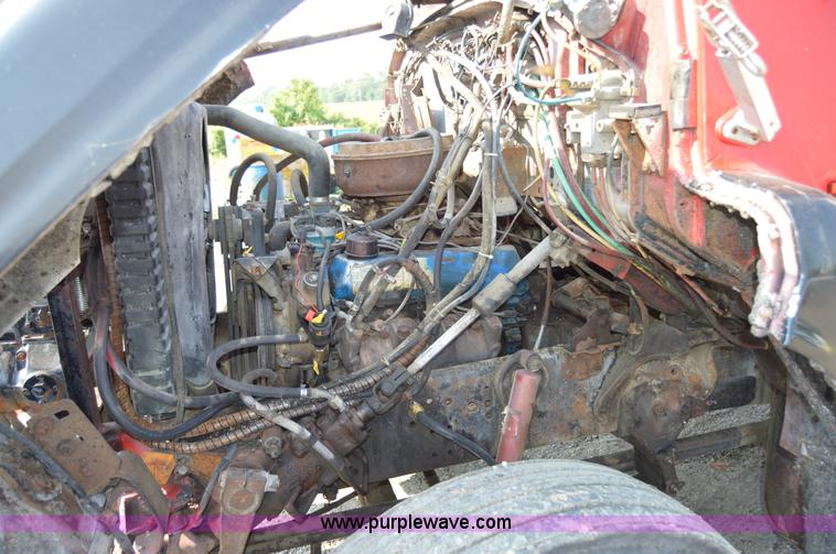 image for item H2819 1979 Ford 800 oil distributor