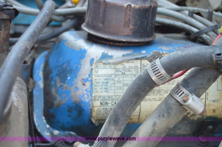 image for item H2819 1979 Ford 800 oil distributor