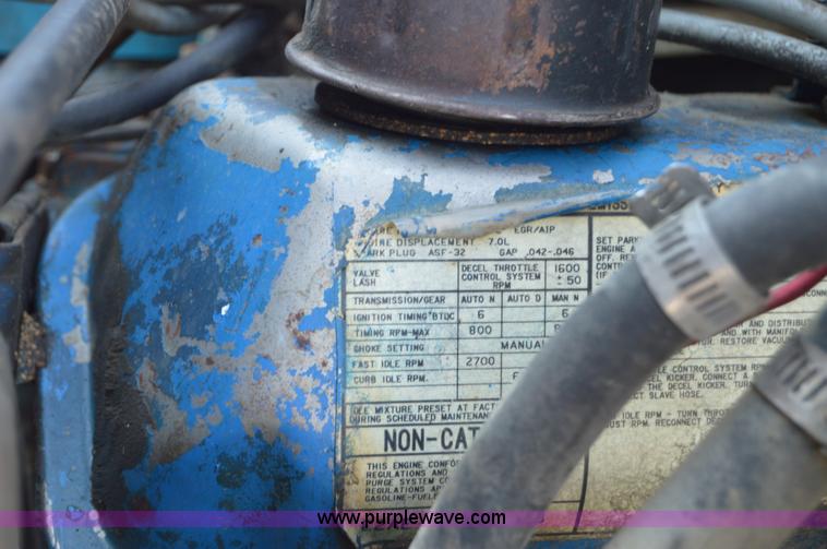 image for item H2819 1979 Ford 800 oil distributor