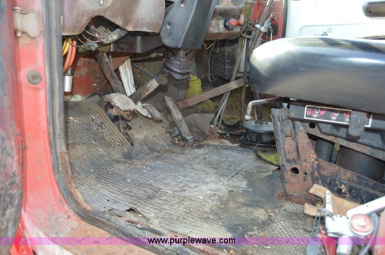 image for item H2819 1979 Ford 800 oil distributor