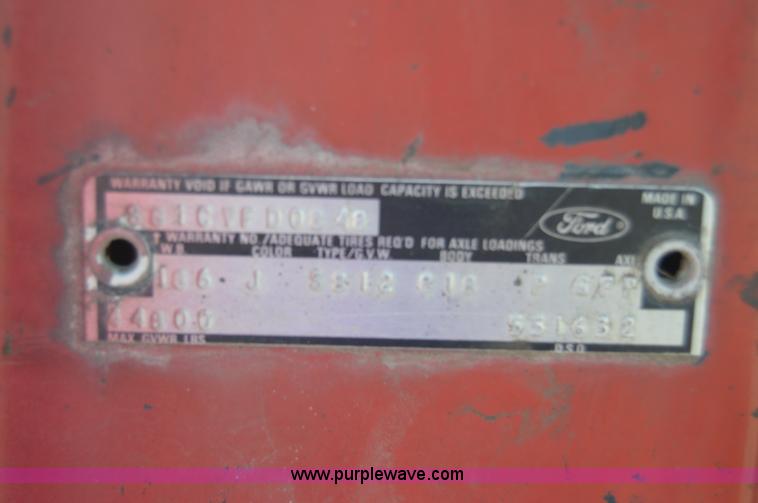 image for item H2819 1979 Ford 800 oil distributor