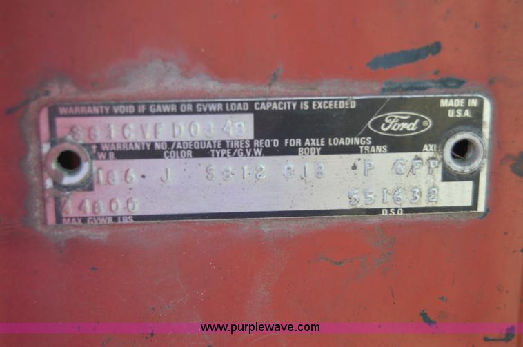 image for item H2819 1979 Ford 800 oil distributor