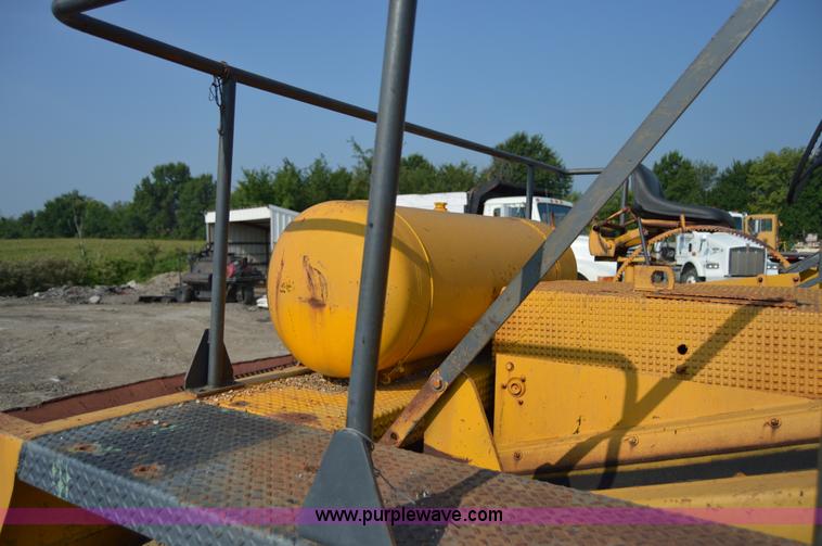 image for item H2821 Spread Master power spreader