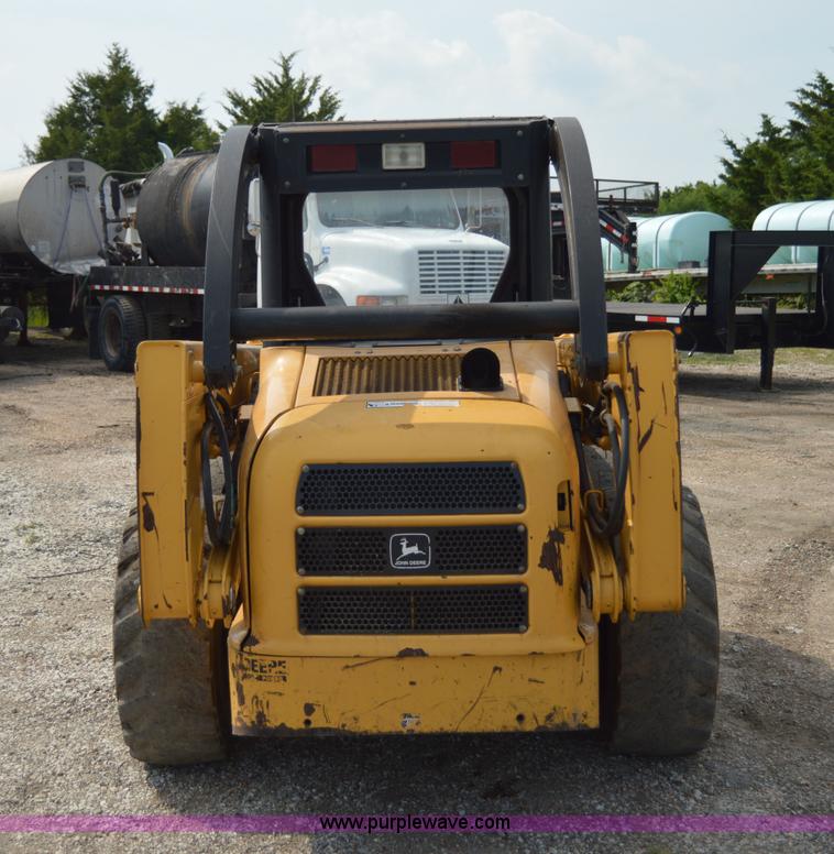 image for item H2822 2000 John Deere 250 skid steer