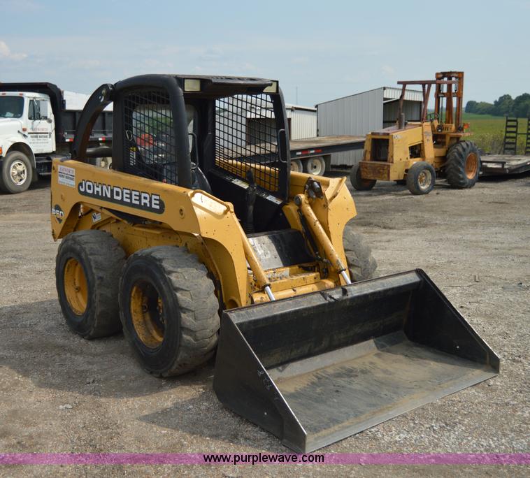 image for item H2822 2000 John Deere 250 skid steer