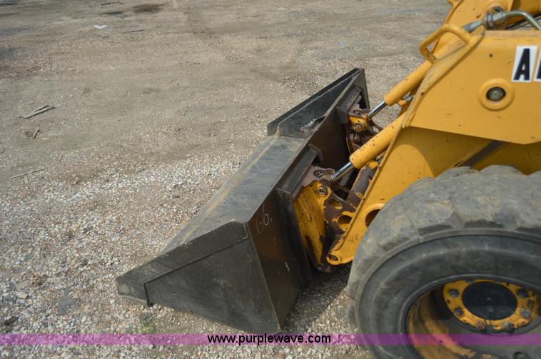 image for item H2822 2000 John Deere 250 skid steer