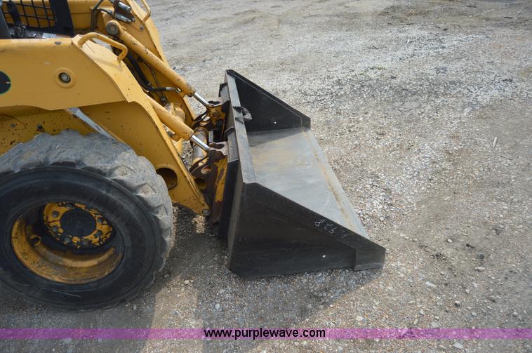 image for item H2822 2000 John Deere 250 skid steer