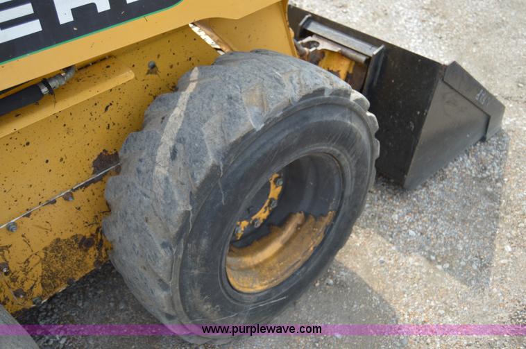 image for item H2822 2000 John Deere 250 skid steer