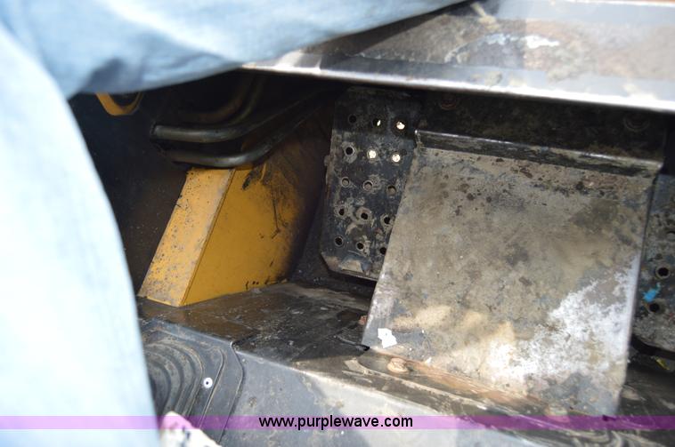 image for item H2822 2000 John Deere 250 skid steer