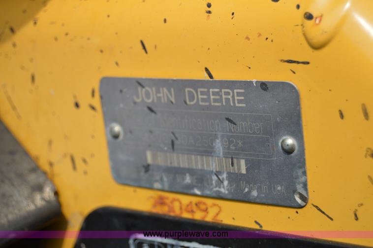 image for item H2822 2000 John Deere 250 skid steer