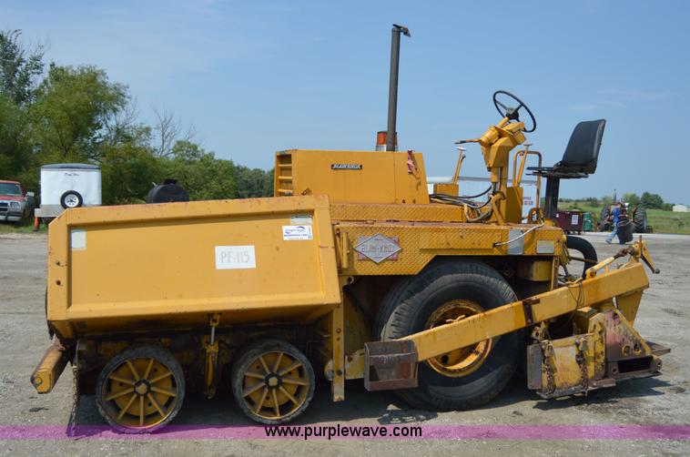 image for item H2823 1981 Blaw-Knox PF115 paver
