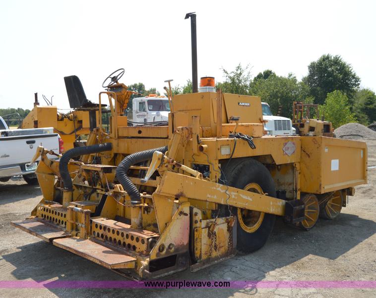 image for item H2823 1981 Blaw-Knox PF115 paver
