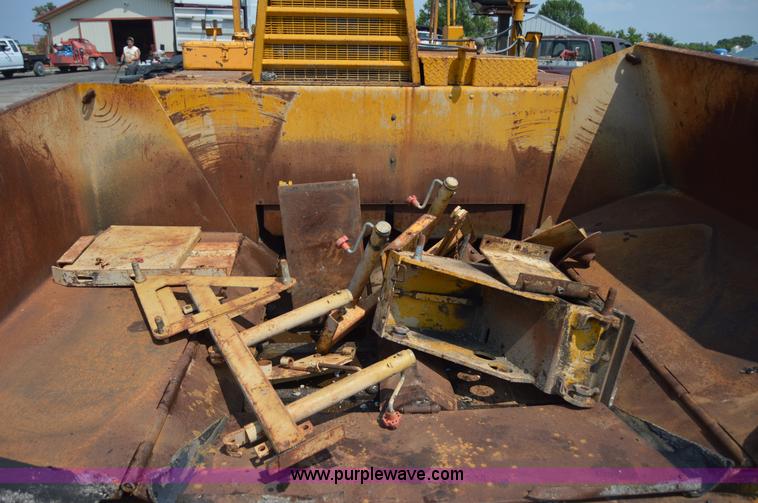 image for item H2823 1981 Blaw-Knox PF115 paver