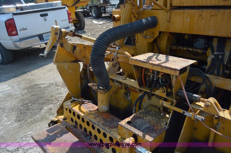 image for item H2823 1981 Blaw-Knox PF115 paver