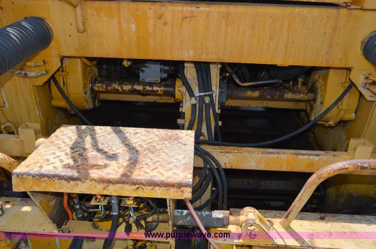 image for item H2823 1981 Blaw-Knox PF115 paver