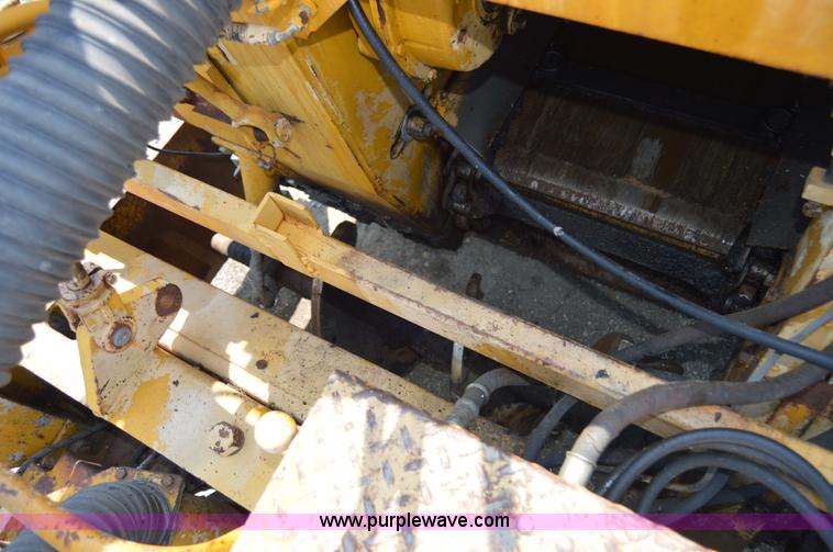 image for item H2823 1981 Blaw-Knox PF115 paver