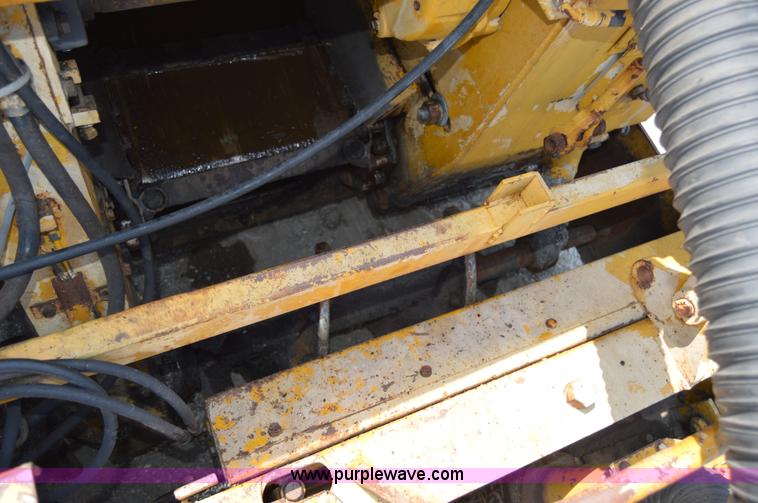 image for item H2823 1981 Blaw-Knox PF115 paver