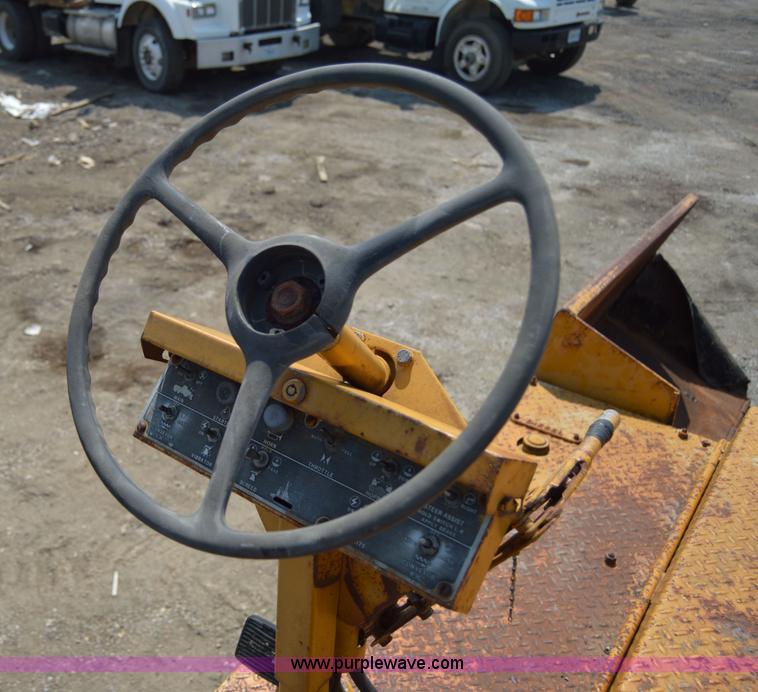 image for item H2823 1981 Blaw-Knox PF115 paver