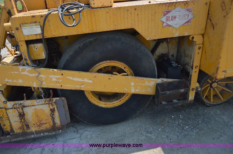 image for item H2823 1981 Blaw-Knox PF115 paver