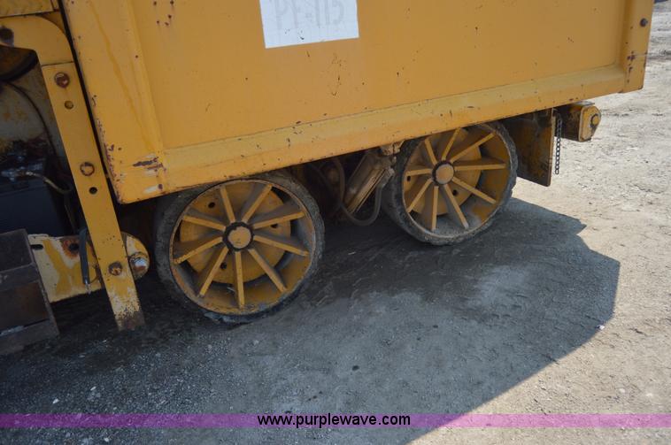 image for item H2823 1981 Blaw-Knox PF115 paver