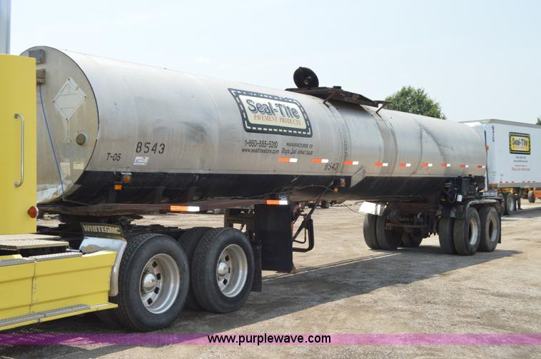 image for item H2825 1970 MCCO Taylor seal coat trailer