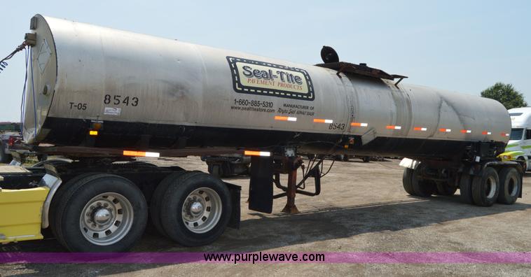 image for item H2825 1970 MCCO Taylor seal coat trailer