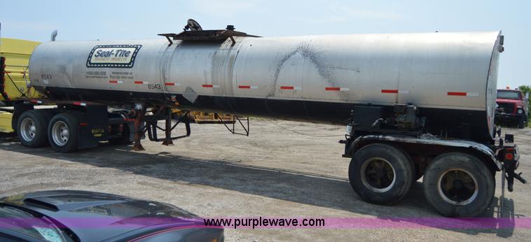 image for item H2825 1970 MCCO Taylor seal coat trailer