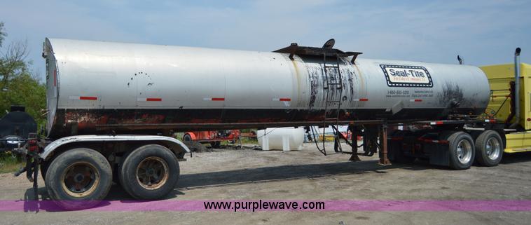 image for item H2825 1970 MCCO Taylor seal coat trailer