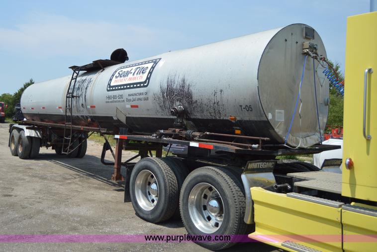 image for item H2825 1970 MCCO Taylor seal coat trailer