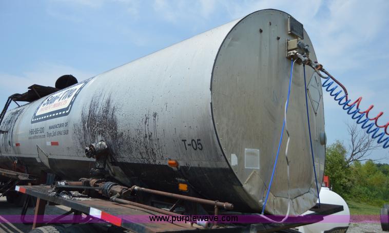 image for item H2825 1970 MCCO Taylor seal coat trailer