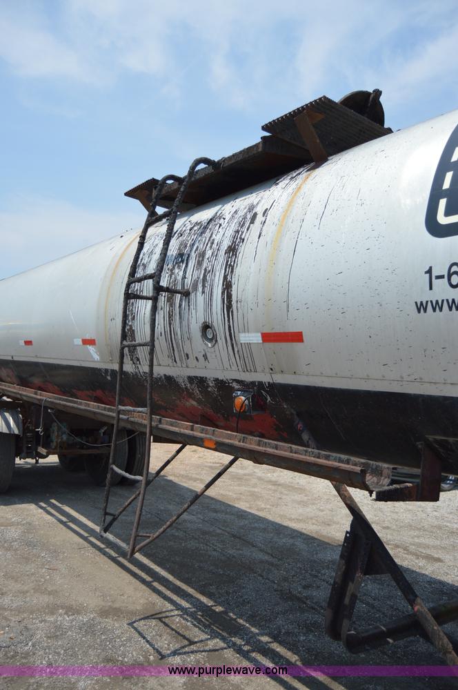 image for item H2825 1970 MCCO Taylor seal coat trailer