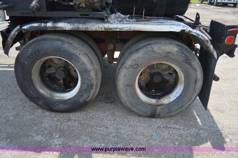 image for item H2825 1970 MCCO Taylor seal coat trailer