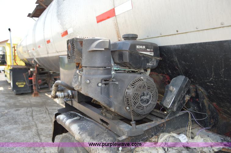 image for item H2825 1970 MCCO Taylor seal coat trailer