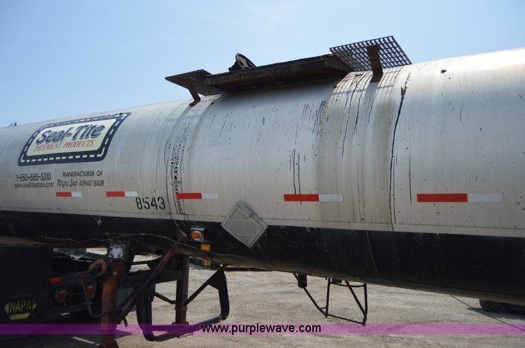 image for item H2825 1970 MCCO Taylor seal coat trailer