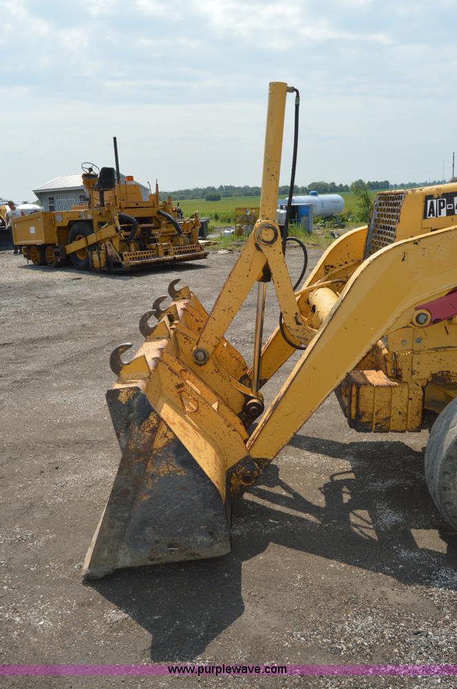 image for item H2828 1999 John Deere 310E backhoe