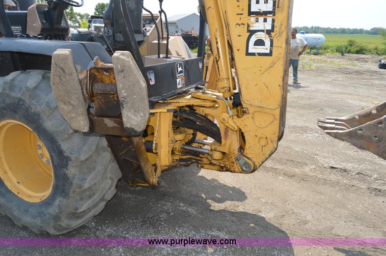 image for item H2828 1999 John Deere 310E backhoe