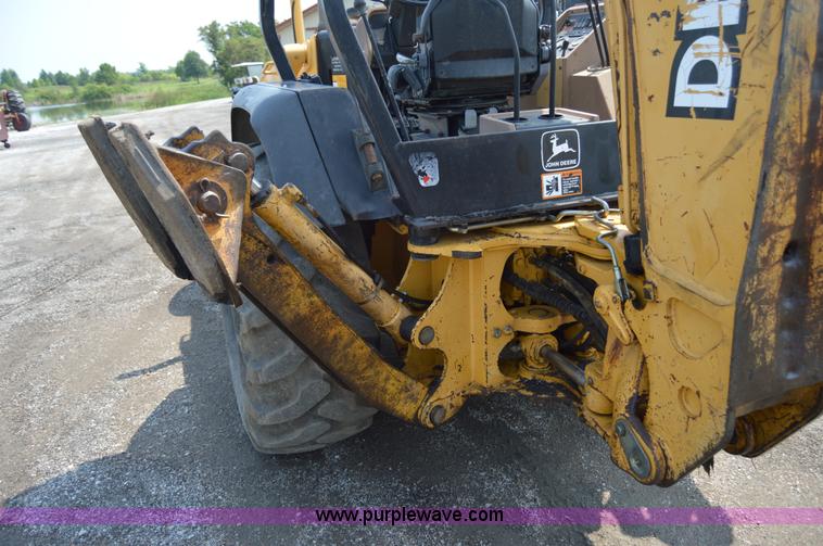 image for item H2828 1999 John Deere 310E backhoe
