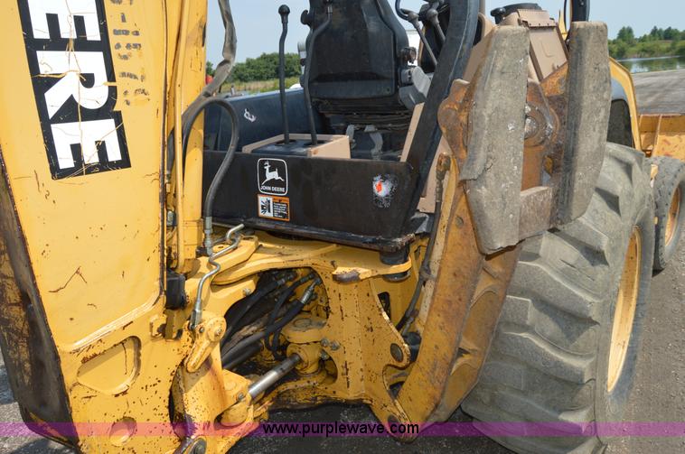 image for item H2828 1999 John Deere 310E backhoe