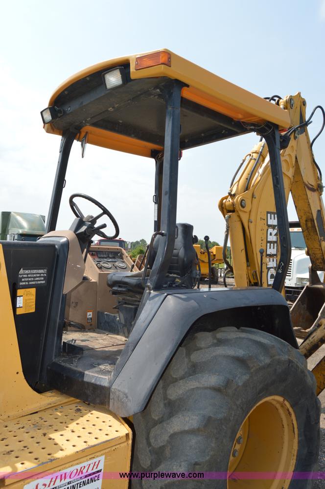 image for item H2828 1999 John Deere 310E backhoe