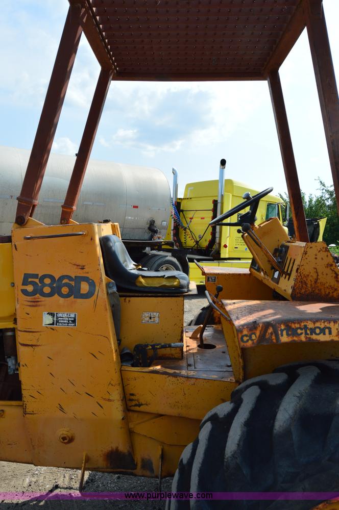 image for item H2831 Case 586D forklift