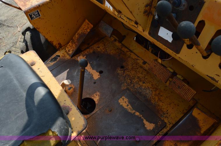 image for item H2831 Case 586D forklift