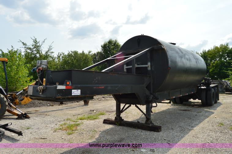 image for item H2832 1969 Trailmobile B31N5EDT tank trailer