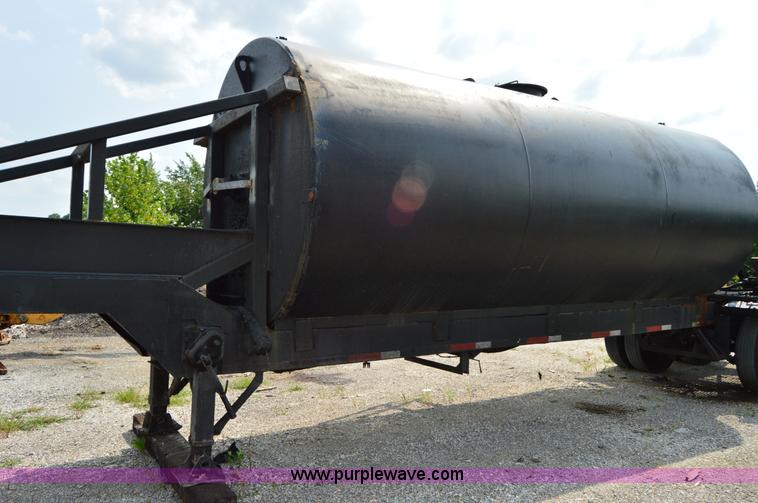 image for item H2832 1969 Trailmobile B31N5EDT tank trailer