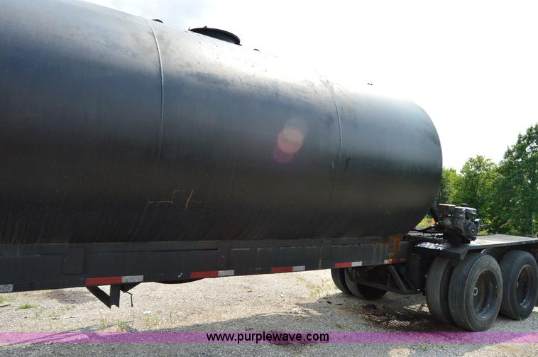 image for item H2832 1969 Trailmobile B31N5EDT tank trailer