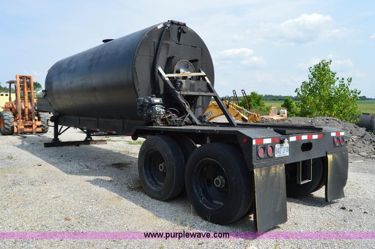image for item H2832 1969 Trailmobile B31N5EDT tank trailer