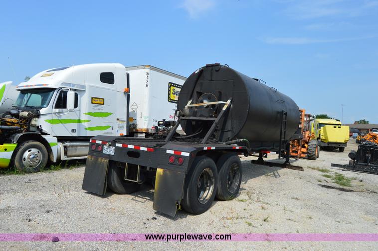 image for item H2832 1969 Trailmobile B31N5EDT tank trailer