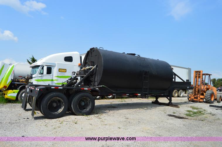 image for item H2832 1969 Trailmobile B31N5EDT tank trailer